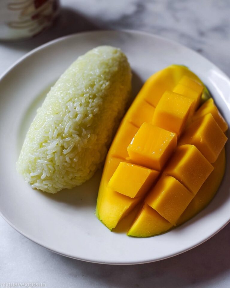 Suman Malagkit (Filipino Sticky Rice Cake Wrapped in Banana Leaves) Recipe